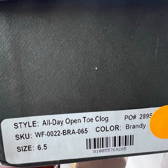 Nisolo Burgundy Leather Mules with Wooden Heel - Picture 12 of 13